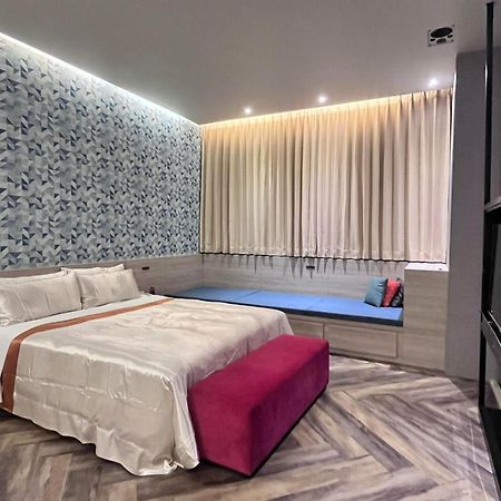Moonlight Motel Taichung Exterior photo
