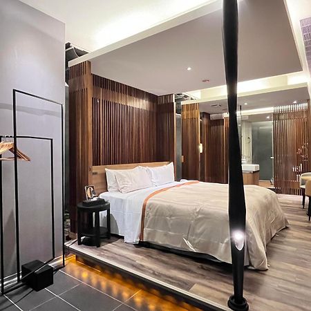 Moonlight Motel Taichung Exterior photo