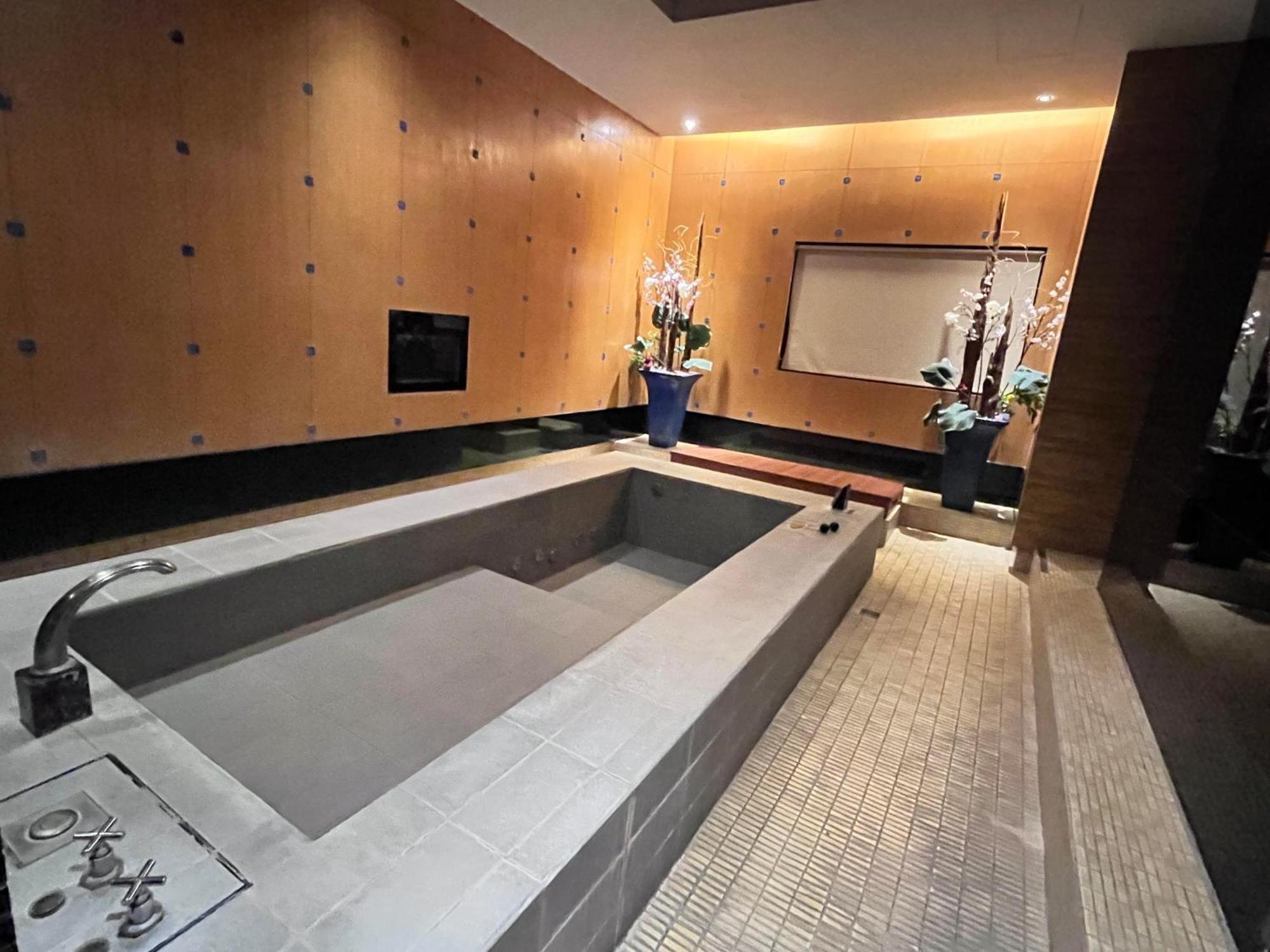 Moonlight Motel Taichung Exterior photo