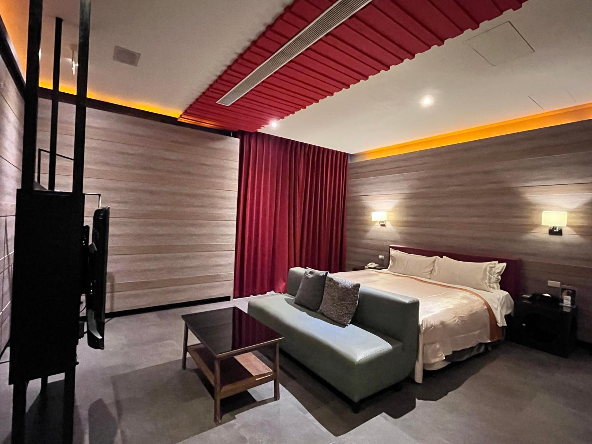 Moonlight Motel Taichung Exterior photo