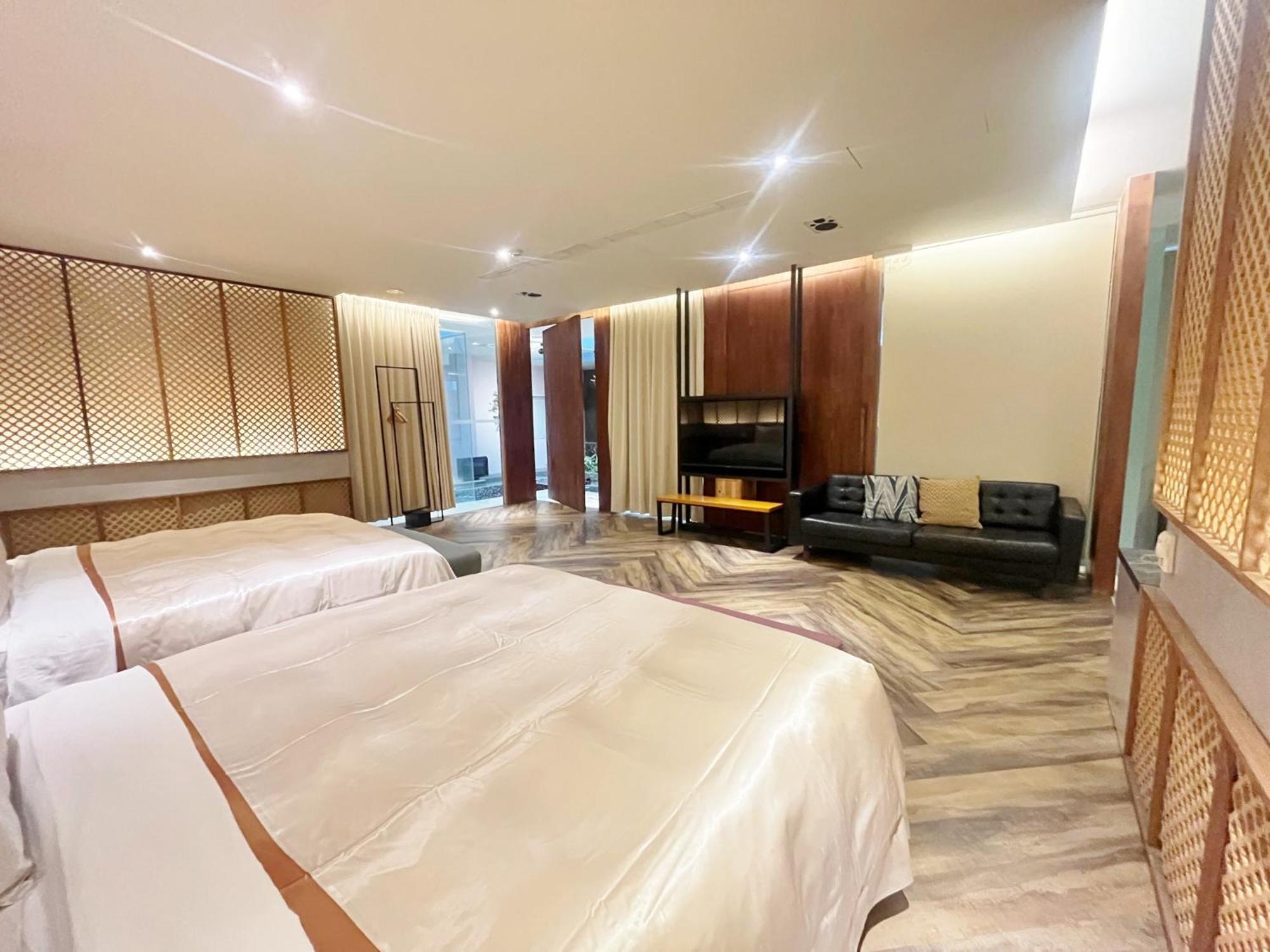 Moonlight Motel Taichung Exterior photo