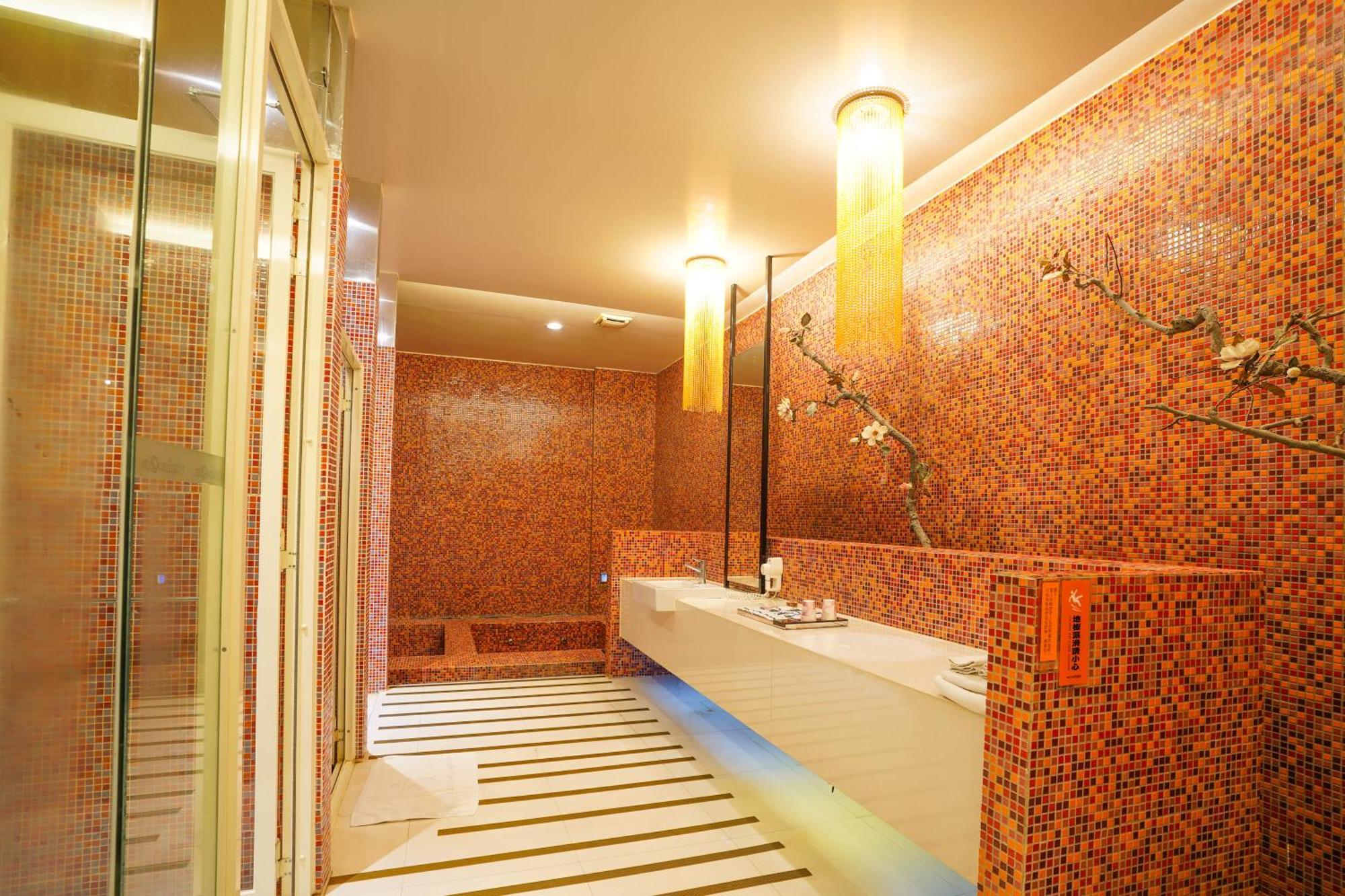 Moonlight Motel Taichung Exterior photo