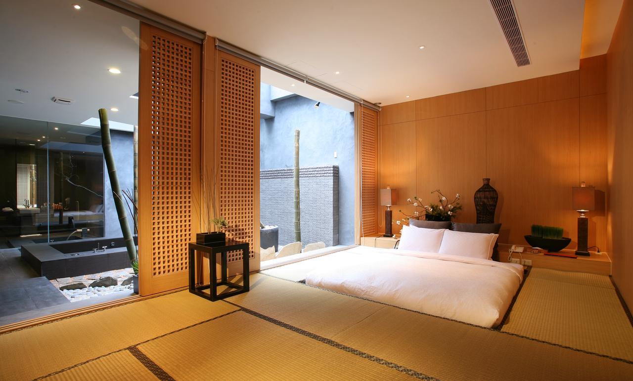 Moonlight Motel Taichung Exterior photo