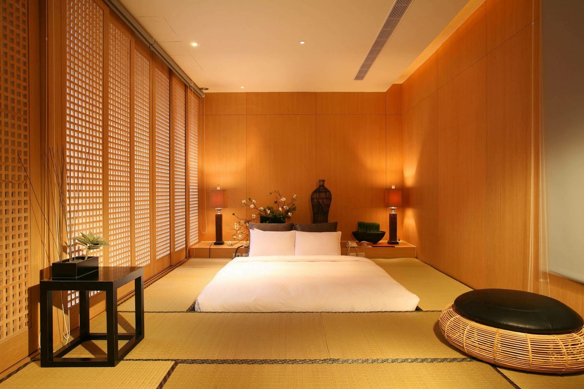 Moonlight Motel Taichung Exterior photo