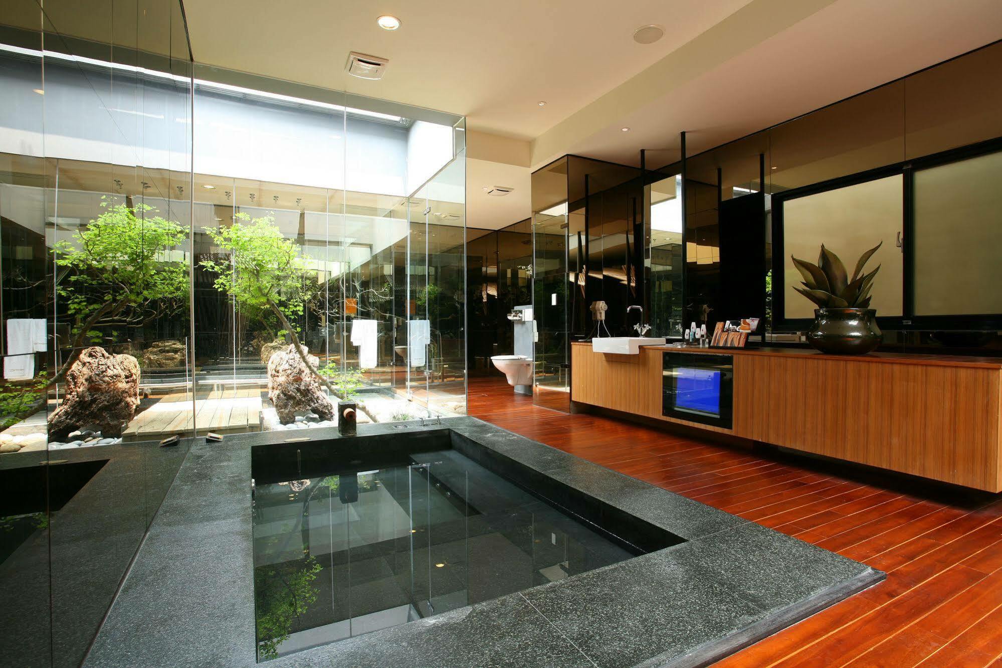 Moonlight Motel Taichung Exterior photo