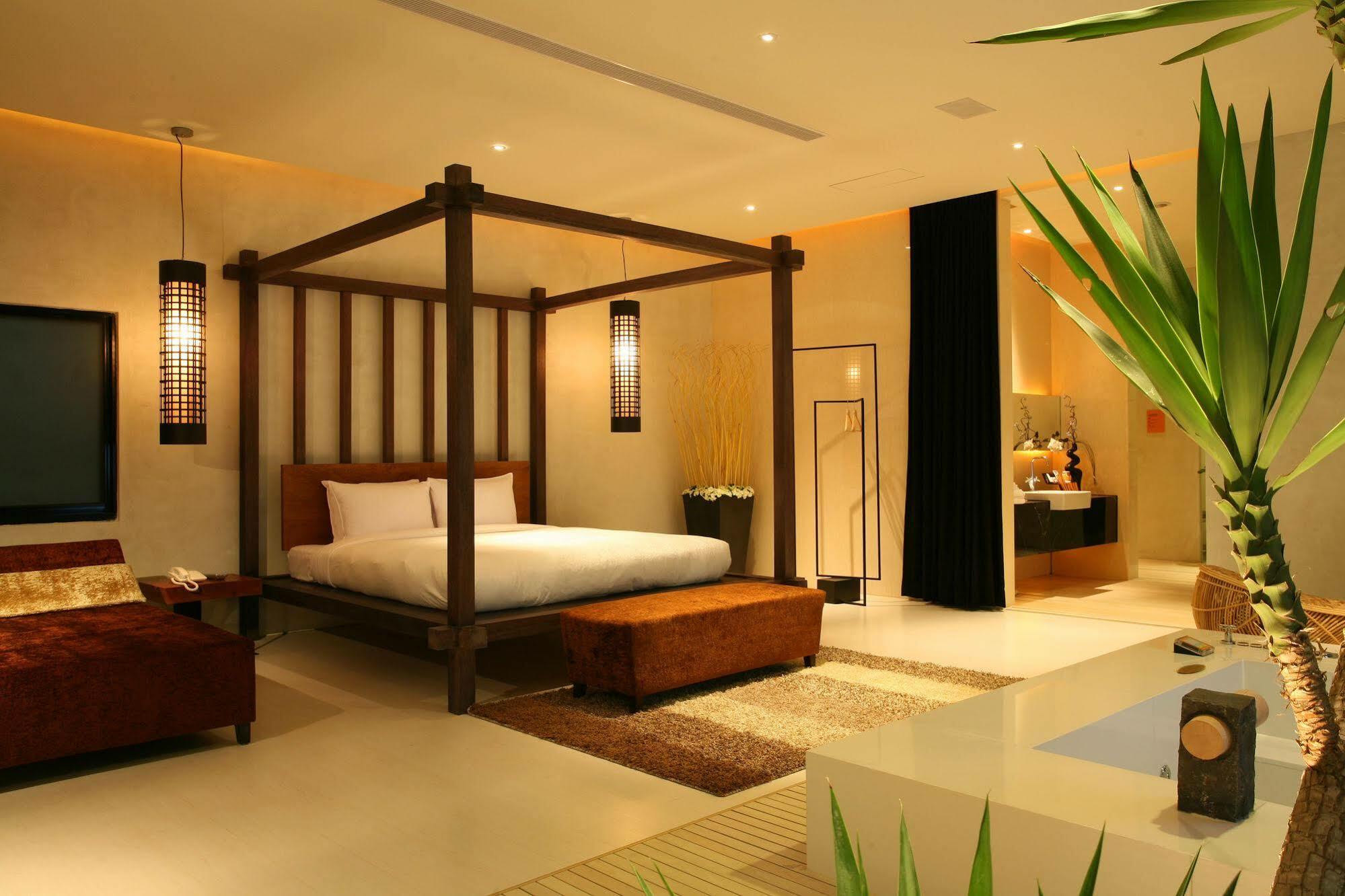 Moonlight Motel Taichung Exterior photo